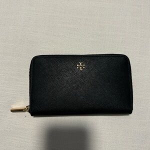 Tory Burch Emerson Mini Continental Wallet | Black | Gold Hardware